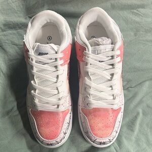 White and Pink Gradient Low-Top Sneakers with Graphic Sole